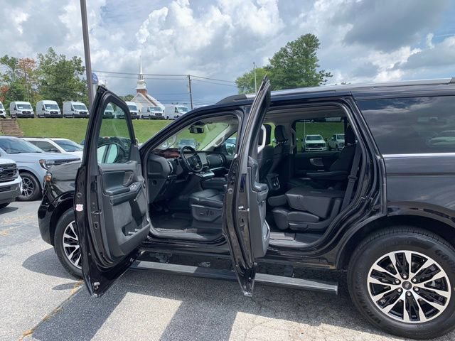Certified 2025 Ford Expedition Platinum AWD/4WD image 18