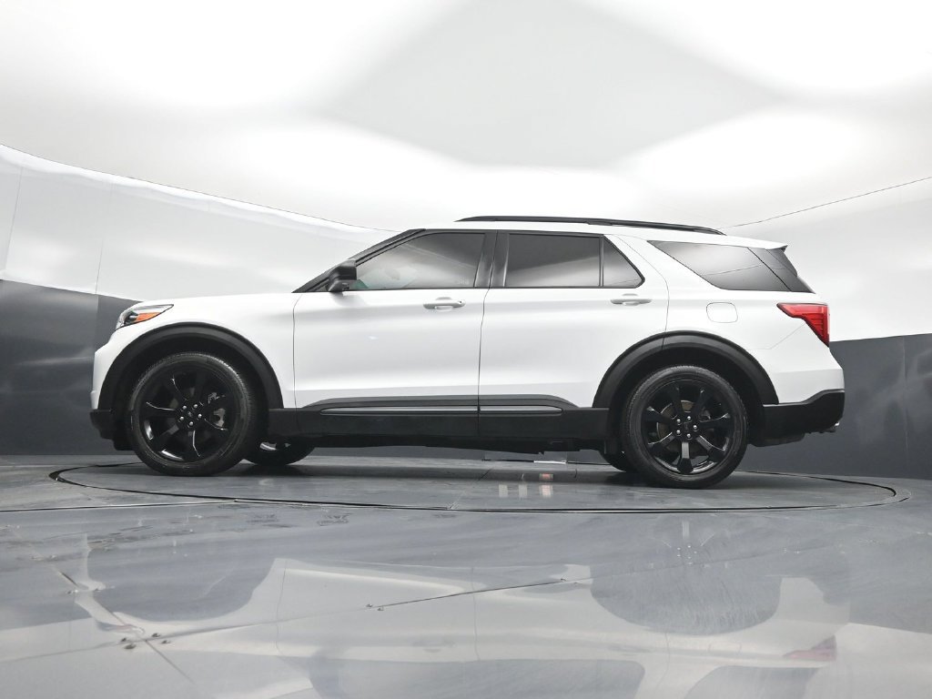 Certified 2021 Ford Explorer XLT w/ Equipment Group 202A RWD image 7