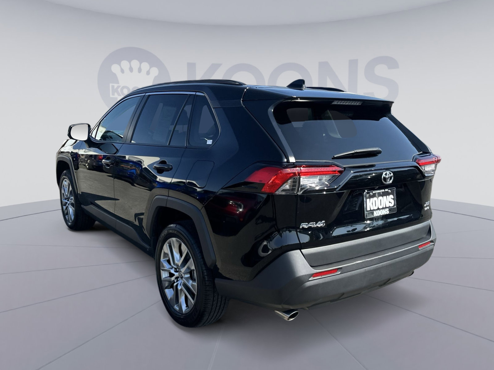 Used 2025 Toyota RAV4 XLE Premium w/ Weather Package AWD/4WD image 8