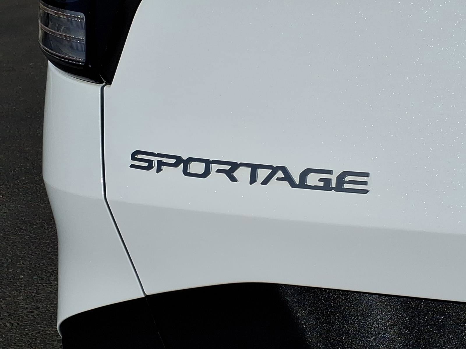 Used 2023 Kia Sportage EX image 9