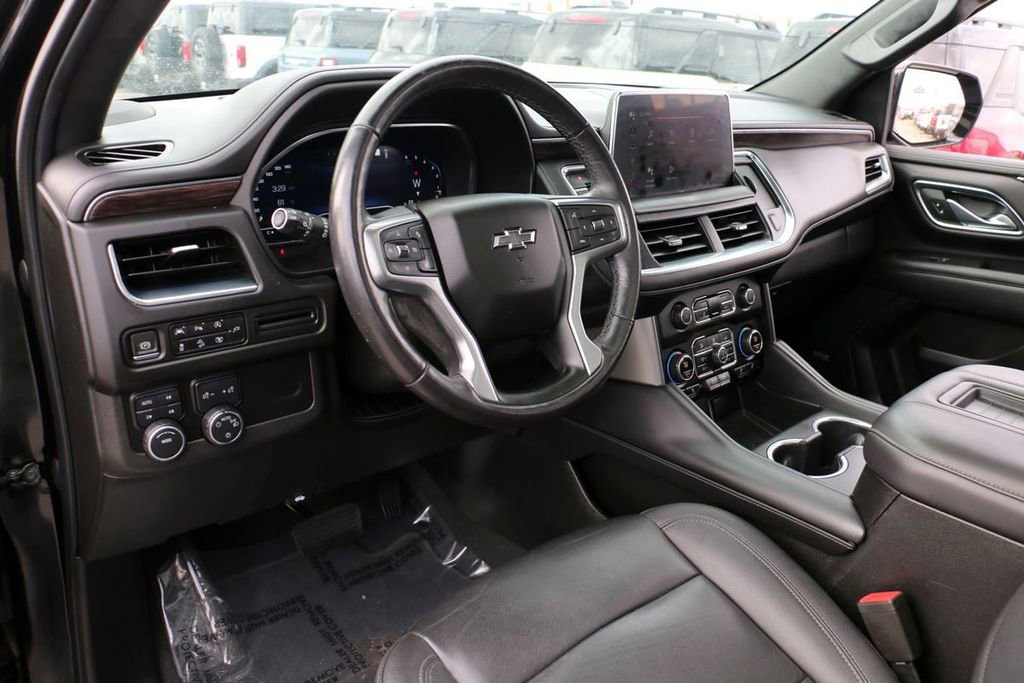 Used 2022 Chevrolet Suburban Z71 w/ Luxury Package image 20