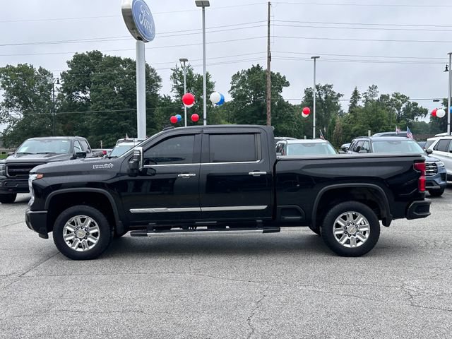 Used 2024 Chevrolet Silverado 2500 High Country AWD/4WD image 4