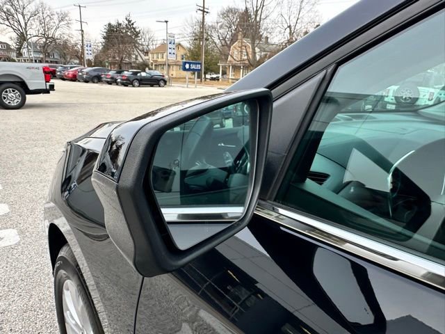 Used 2020 Chevrolet Equinox LT w/ Driver Convenience Package image 33