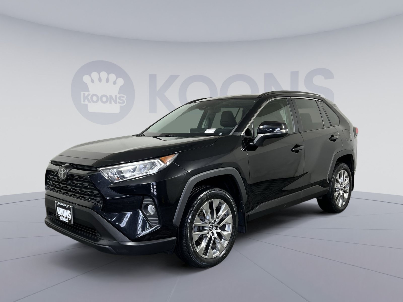 Used 2021 Toyota RAV4 XLE Premium AWD/4WD image 5