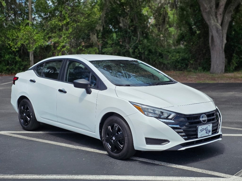 Used 2025 Nissan Versa S FWD image 8