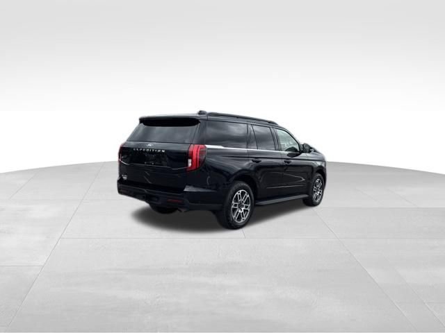 Certified 2025 Ford Expedition Active image 4