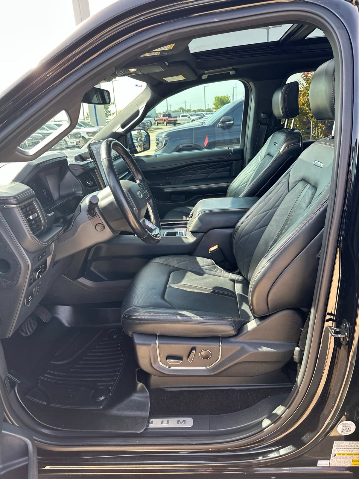 Certified 2023 Ford Expedition Platinum RWD image 17