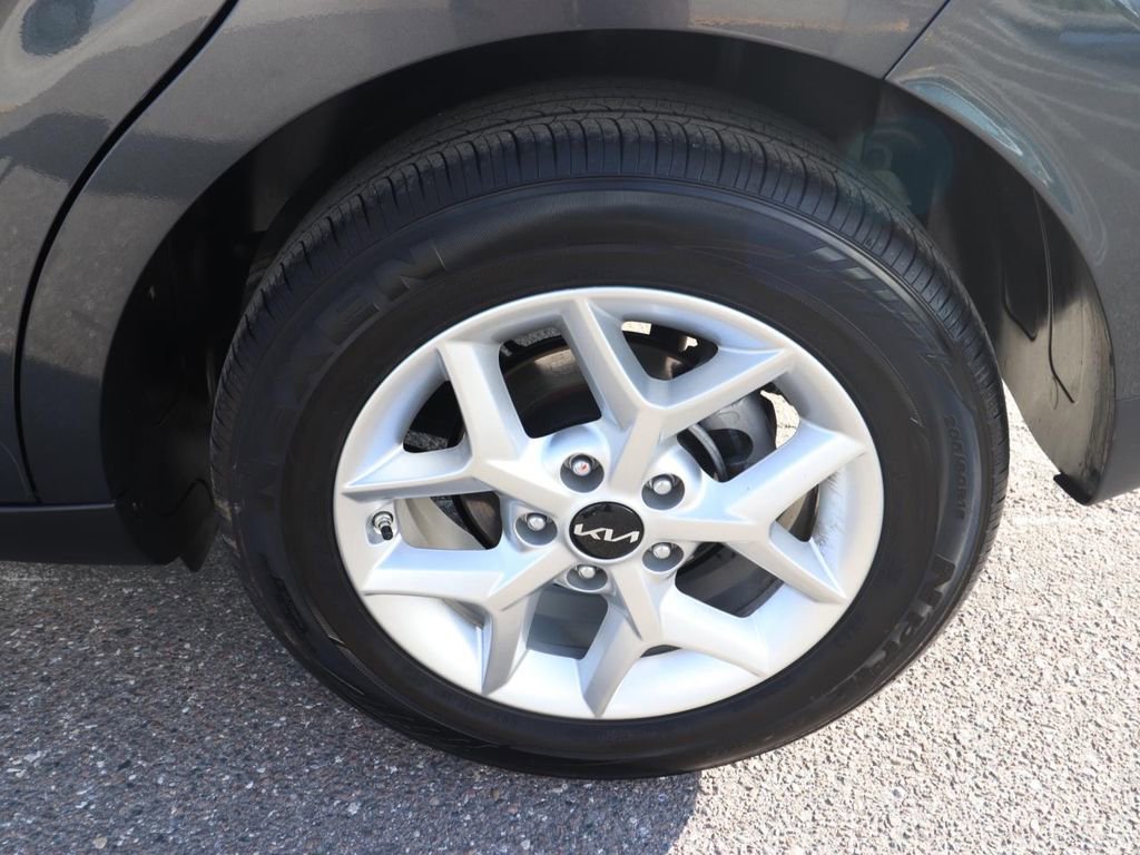 Used 2025 Kia Soul LX w/ LX Technology Package image 14