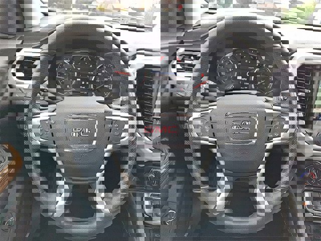 Used 2023 GMC Acadia SLE w/ Driver Convenience Package image 13