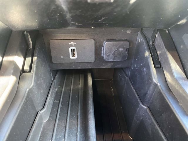 Certified 2019 Ford Explorer XLT w/ Equipment Group 202A image 32