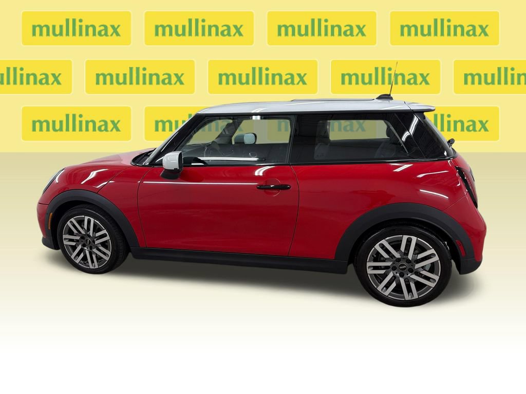 Used 2025 MINI Cooper 2-Door Hardtop FWD image 13
