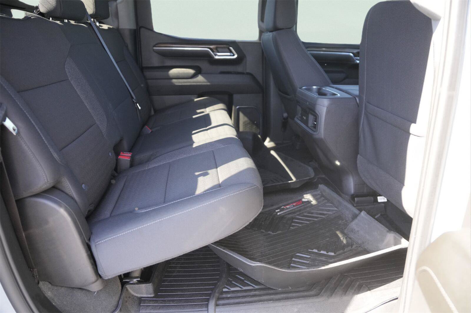 Used 2024 Chevrolet Silverado 1500 LT Trail Boss w/ Convenience Package II AWD/4WD image 15