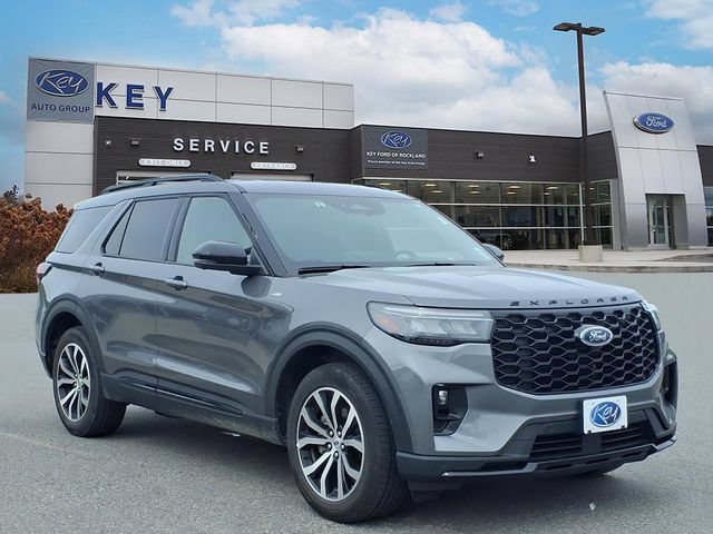 Certified 2025 Ford Explorer ST-Line AWD/4WD image 3