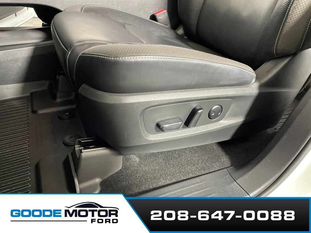 Used 2022 Nissan Pathfinder SL w/ Cargo Package AWD/4WD image 11
