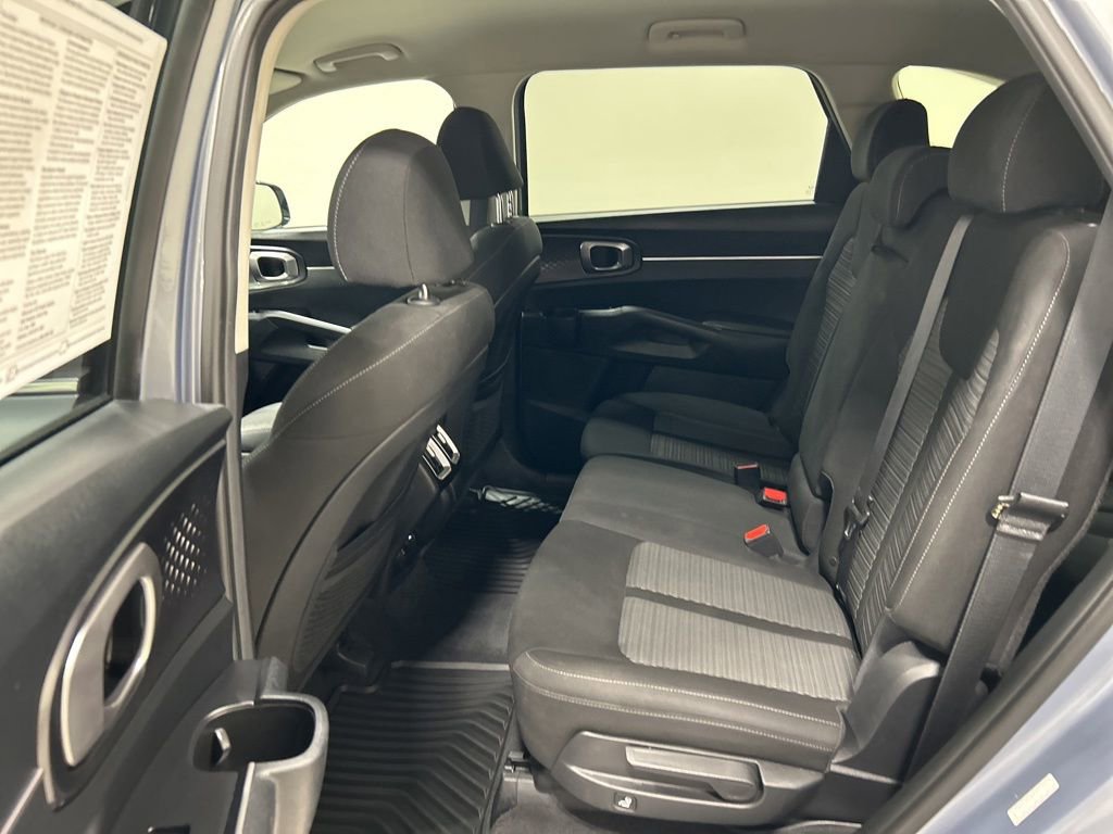 Used 2022 Kia Sorento LX AWD/4WD image 26