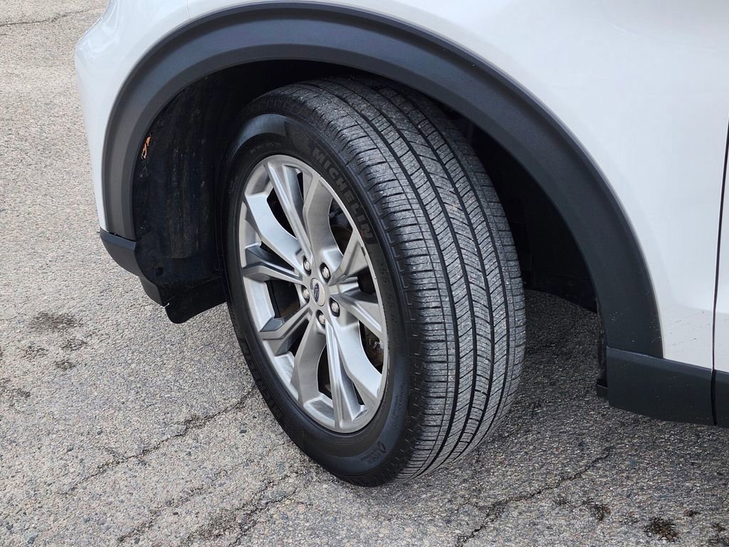 Certified 2022 Ford Explorer XLT w/ Equipment Group 202A image 35