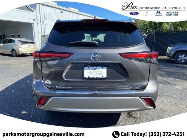 Used 2023 Toyota Highlander Platinum image 5