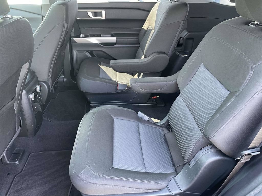 Certified 2023 Ford Explorer XLT RWD image 12