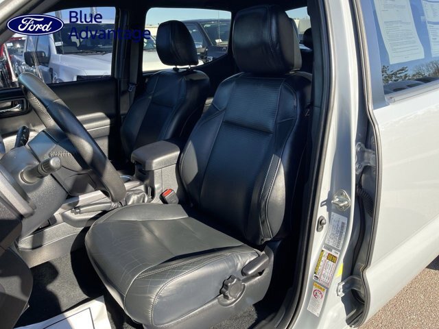 Used 2019 Toyota Tacoma TRD Sport AWD/4WD image 6