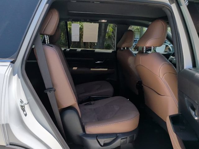 Used 2024 Toyota Grand Highlander AWD Hybrid image 20