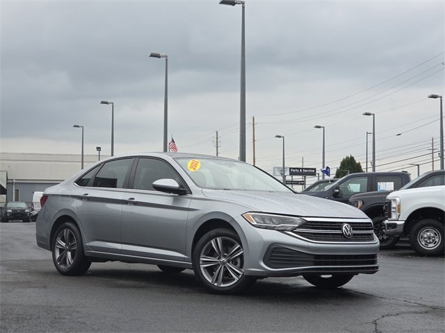 Used 2022 Volkswagen Jetta SE image 8