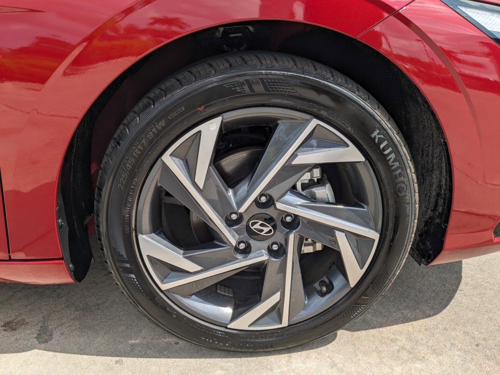 Used 2025 Hyundai Elantra Limited w/ Cargo Package FWD image 11