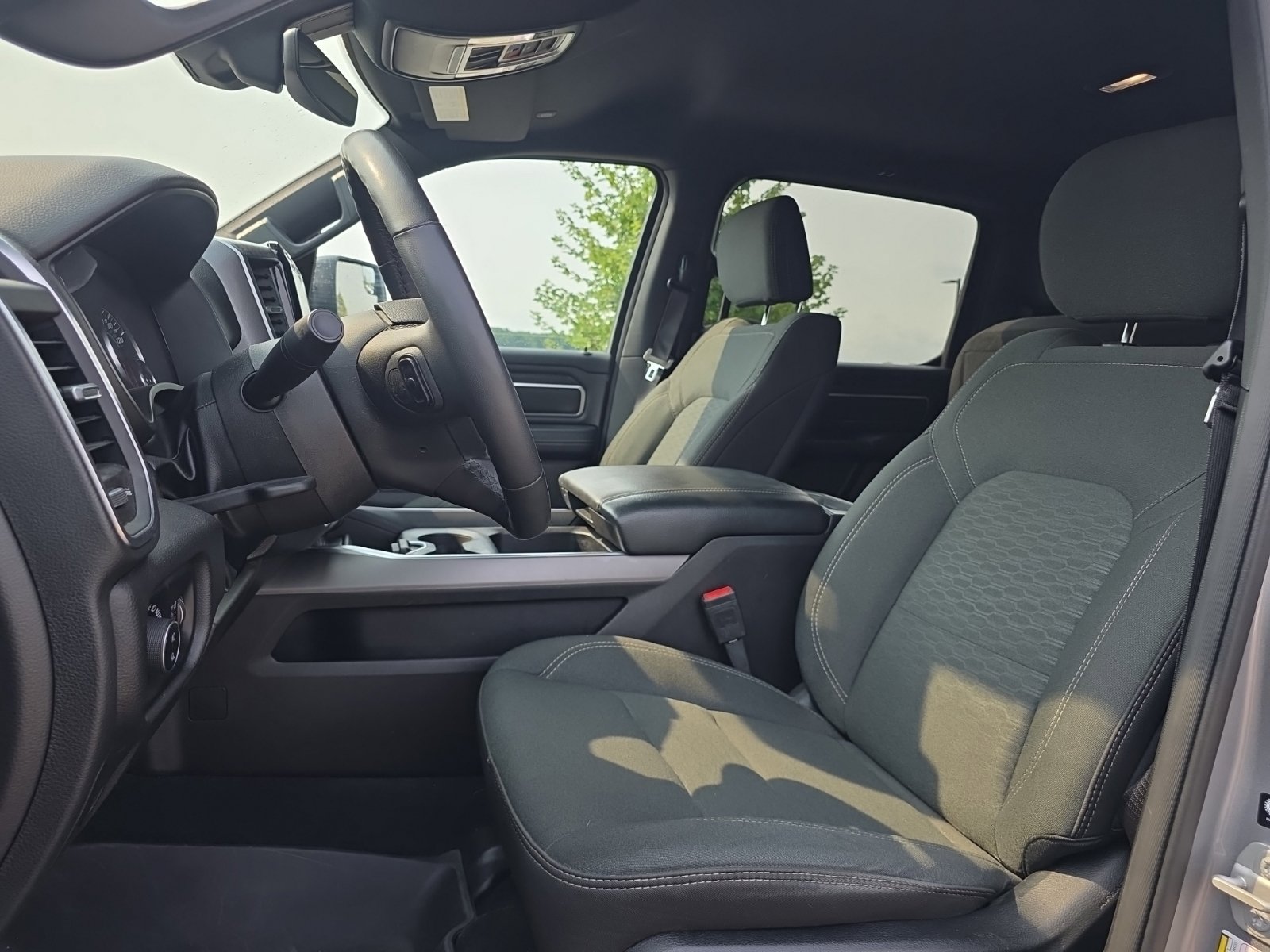 Used 2025 RAM 1500 Big Horn AWD/4WD image 9