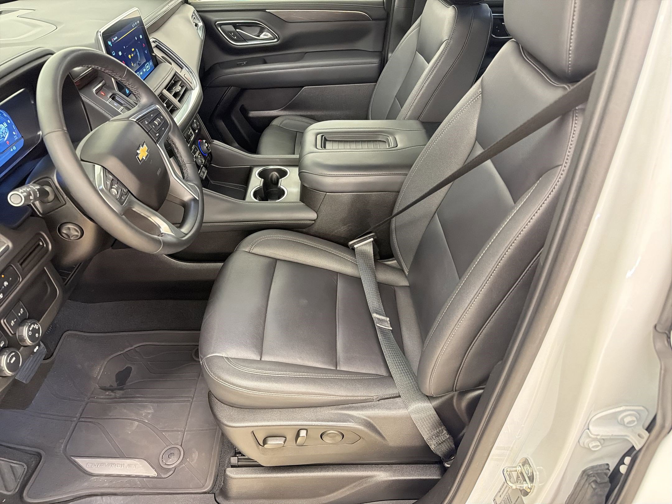 Used 2023 Chevrolet Tahoe LT w/ Luxury Package image 5