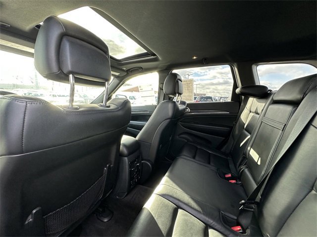 Used 2018 Jeep Grand Cherokee Limited image 19