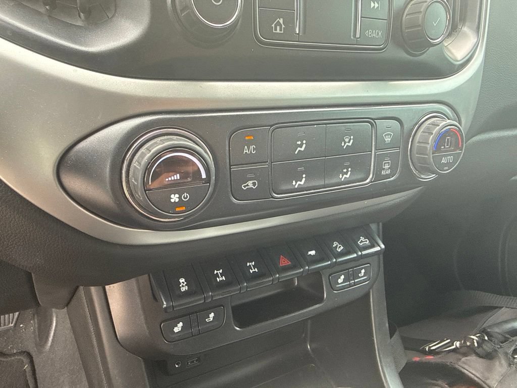 Used 2022 Chevrolet Colorado ZR2 w/ ZR2 Midnight Special Edition AWD/4WD image 24