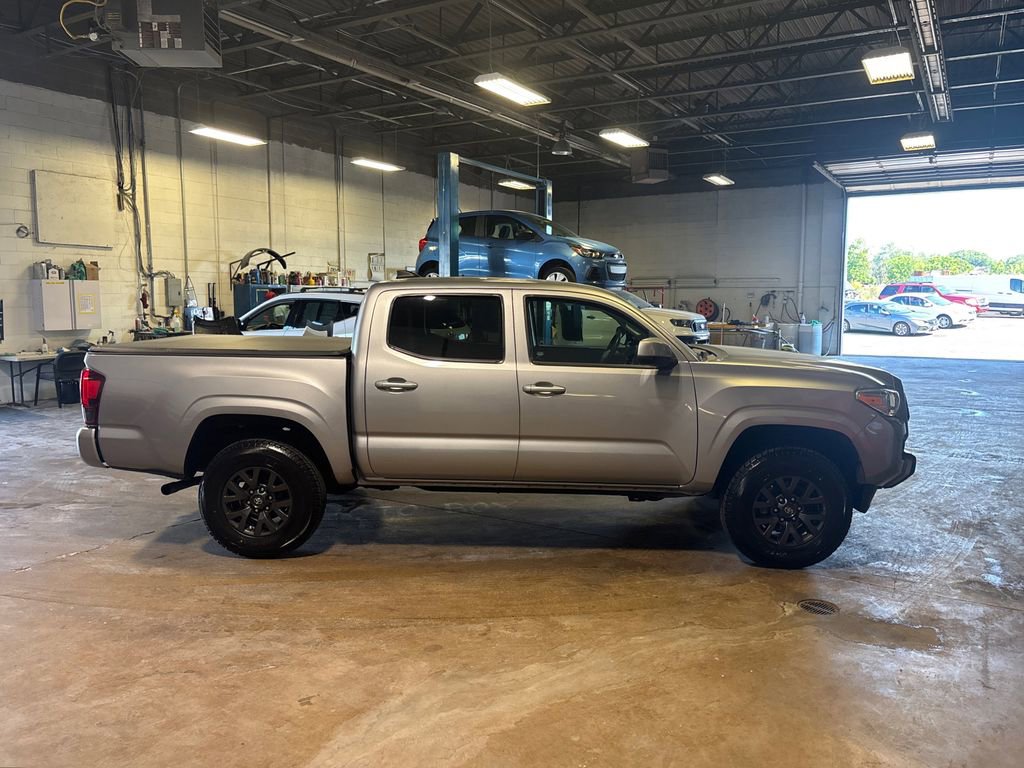 Used 2020 Toyota Tacoma SR AWD/4WD image 4