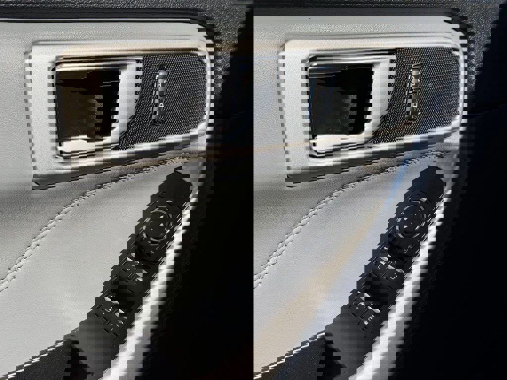 Certified 2022 Ford Explorer XLT w/ Equipment Group 202A image 18