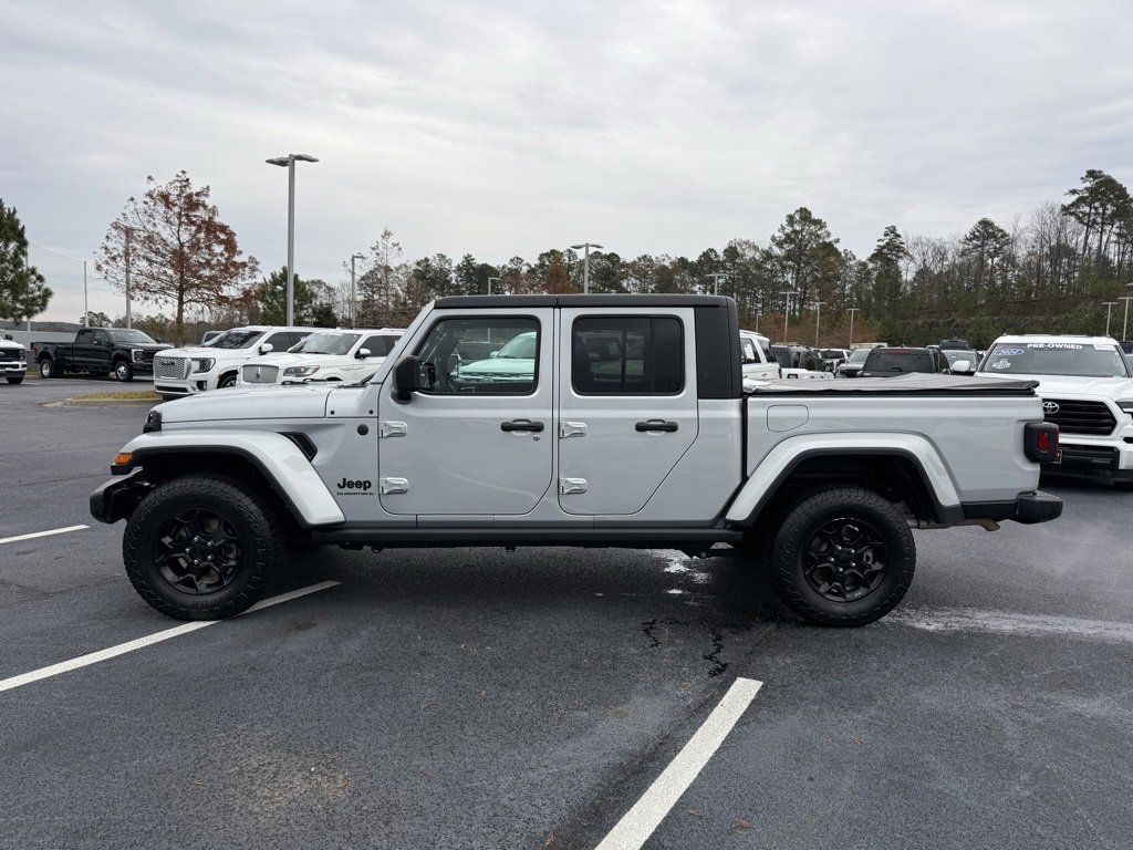 Used 2023 Jeep Gladiator Willys image 2
