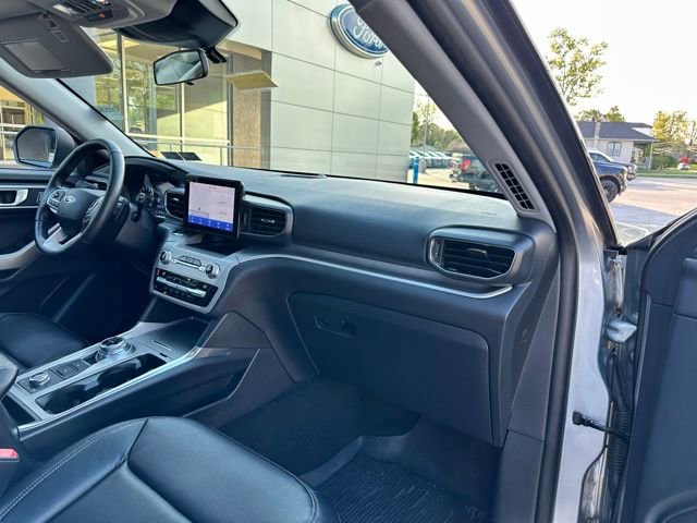 Certified 2021 Ford Explorer XLT w/ Equipment Group 202A AWD/4WD image 55