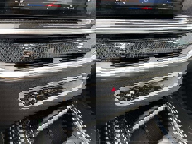 Used 2023 BMW X7 xDrive40i w/ M Sport Package image 32