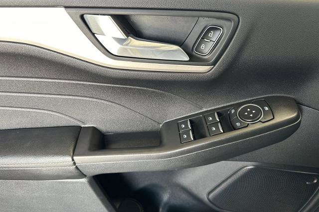 Certified 2021 Ford Escape SE image 11