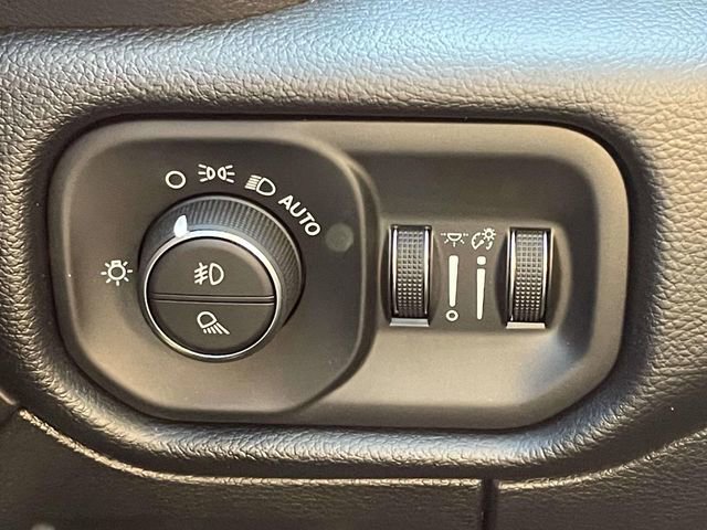Used 2019 RAM 1500 Laramie AWD/4WD image 19