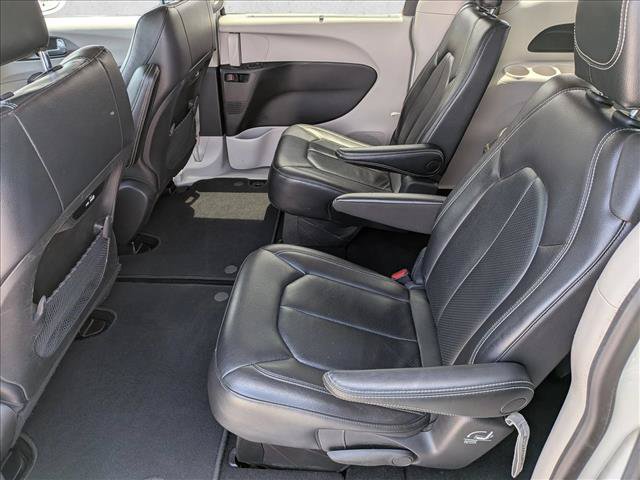 Used 2022 Chrysler Pacifica Touring-L FWD image 20
