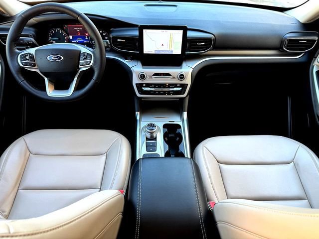 Certified 2021 Ford Explorer XLT w/ Equipment Group 202A image 25