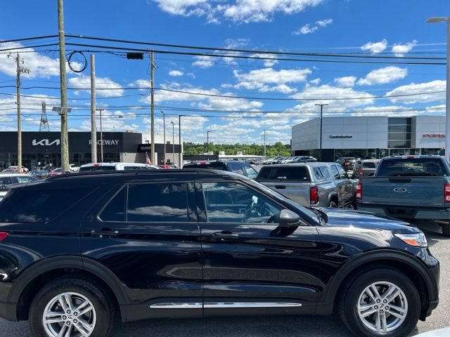 Certified 2022 Ford Explorer XLT w/ Equipment Group 202A AWD/4WD image 5