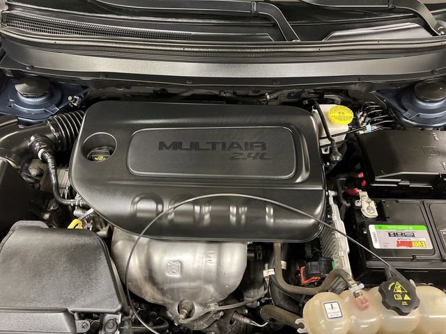 Used 2020 Jeep Cherokee Latitude w/ Cold Weather Group AWD/4WD image 11