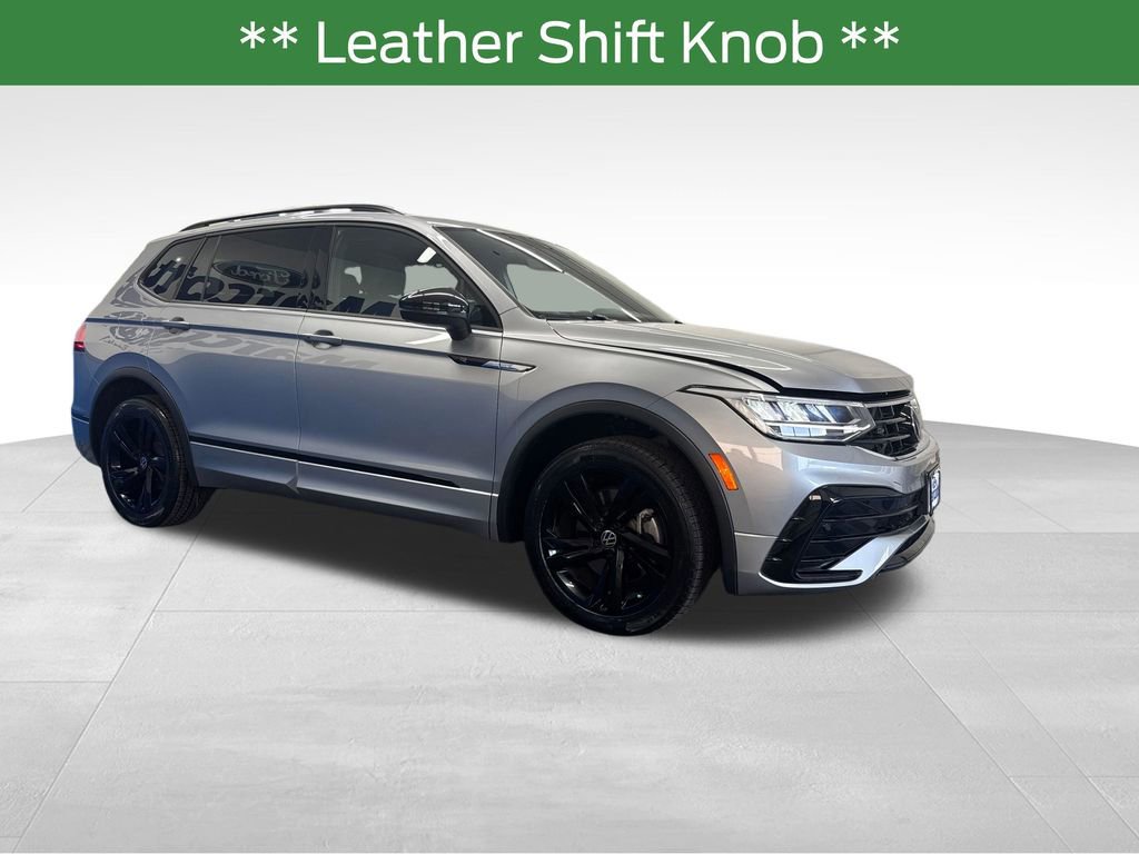 Used 2024 Volkswagen Tiguan SE R-Line AWD/4WD image 10