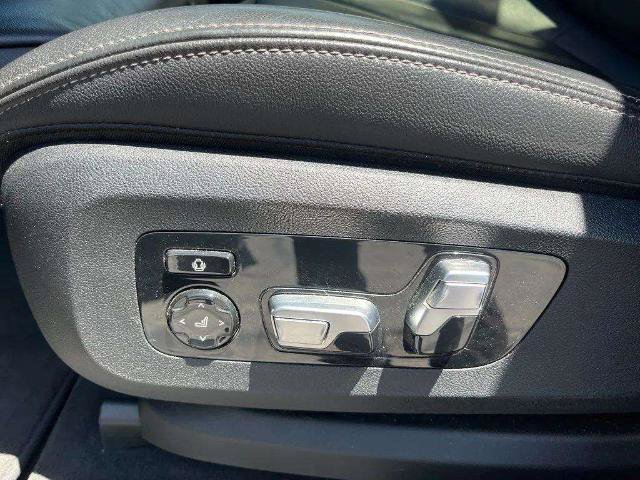 Used 2020 BMW X6 M50i AWD/4WD image 21