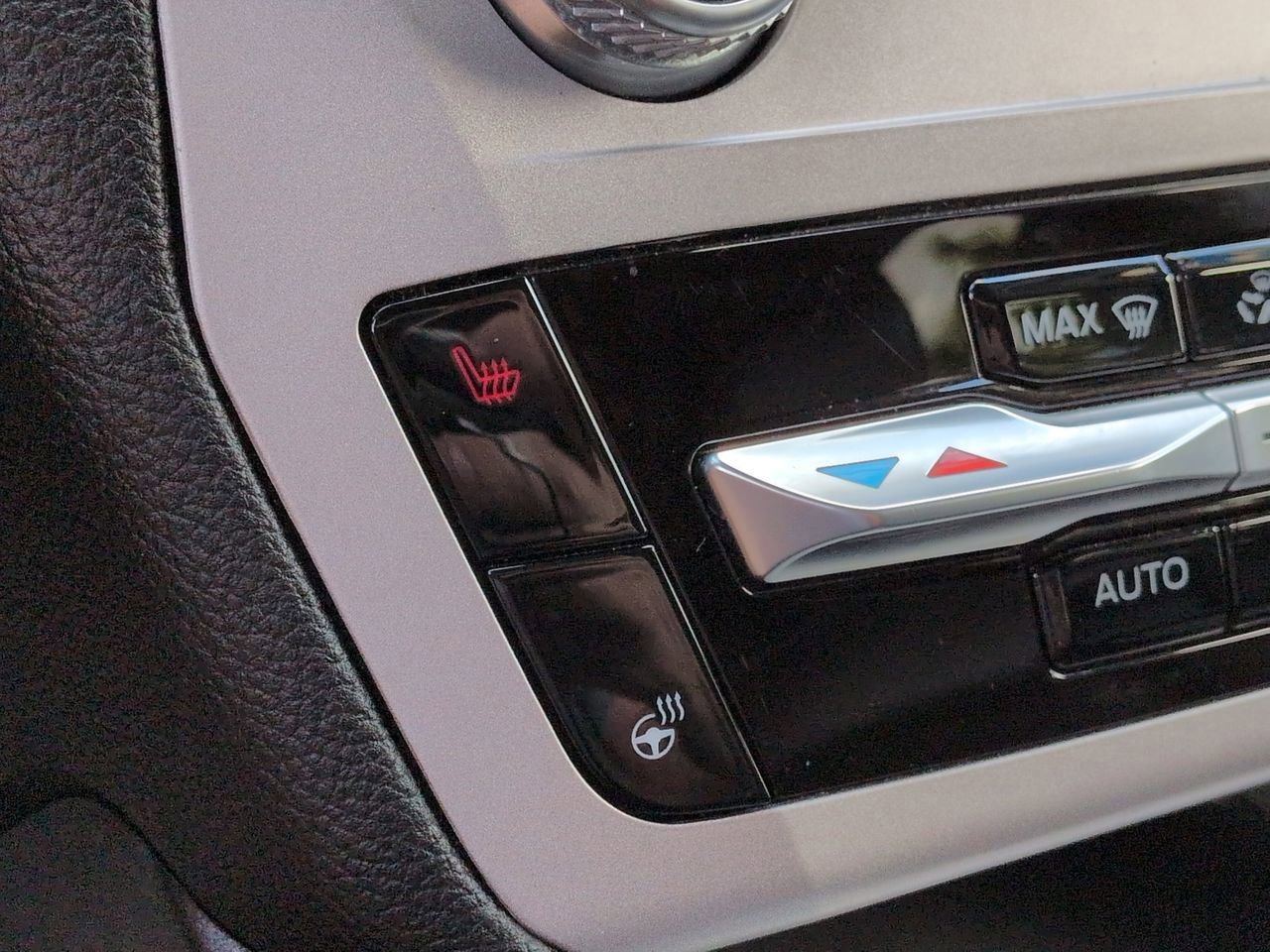 Certified 2023 Ford Explorer XLT w/ Equipment Group 202A image 22