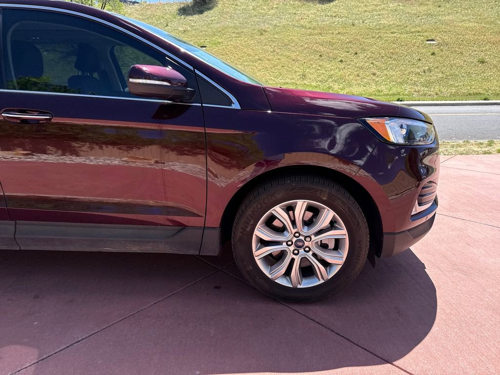 Certified 2022 Ford Edge Titanium w/ Class II Trailer Tow Package AWD/4WD image 31