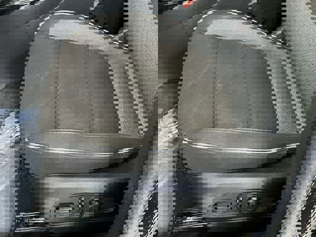 Used 2023 Chevrolet TrailBlazer LT w/ Convenience Package image 29