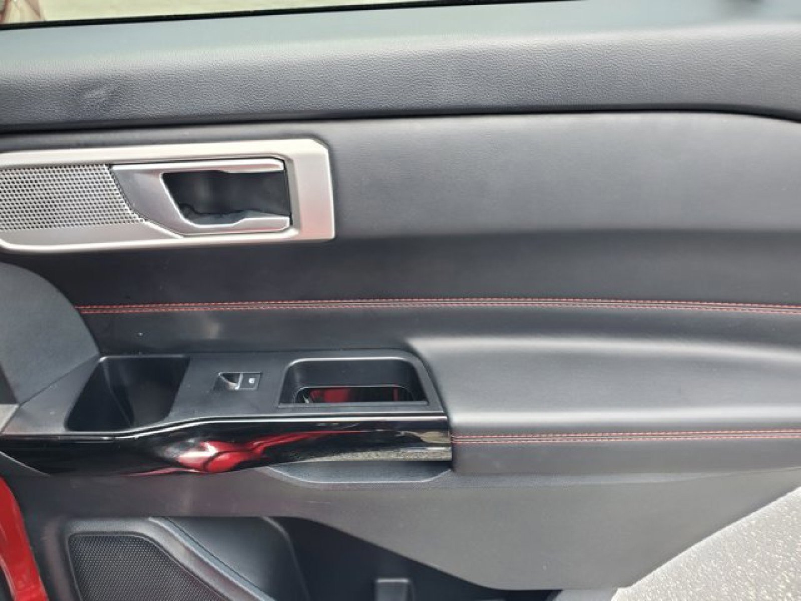 Certified 2023 Ford Explorer ST-Line w/ Class IV Trailer Tow Package RWD image 34