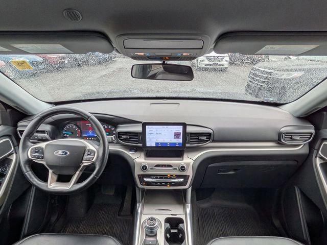 Certified 2022 Ford Explorer XLT w/ Equipment Group 202A image 15