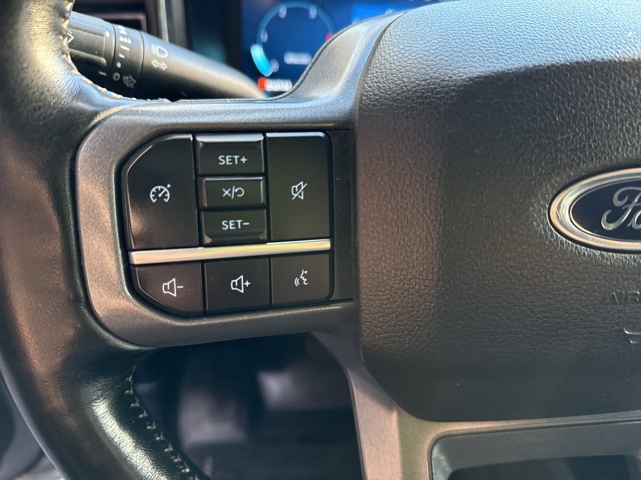 Certified 2023 Ford F250 Lariat w/ Sport Appearance Package AWD/4WD image 18