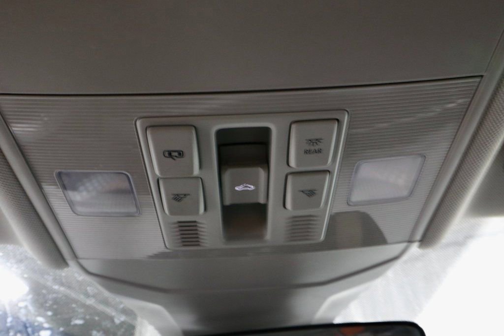 Used 2025 Volkswagen Jetta SE image 25